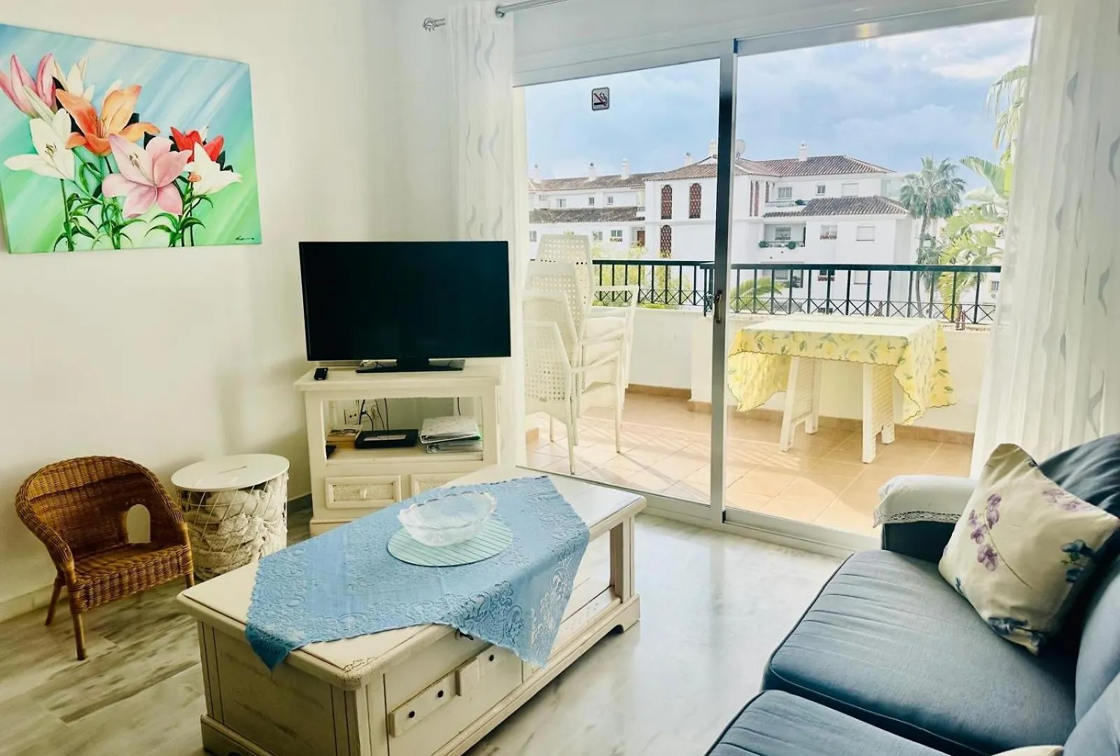 Apartment Lovely Apartment, Grancalahonda By Holidays2Rent Malaga