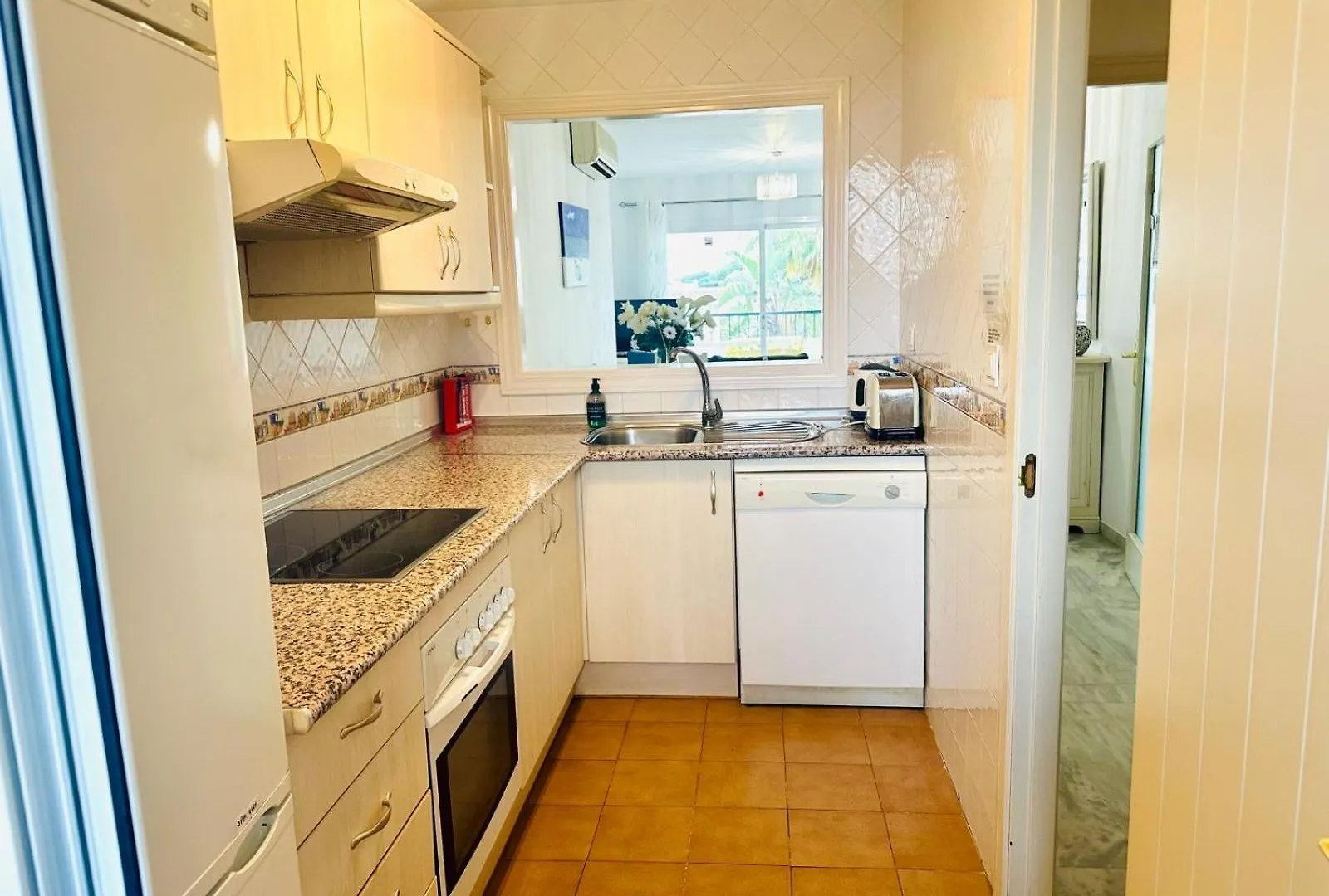 Lovely Apartment, Grancalahonda By Holidays2Rent Malaga Apartment