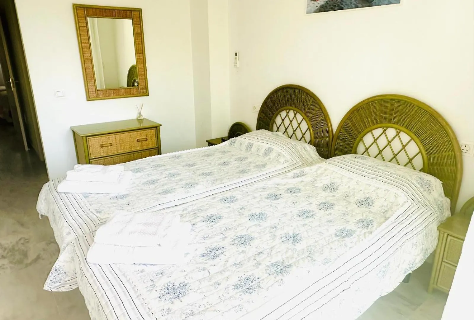 Lovely Apartment, Grancalahonda By Holidays2Rent Malaga Spain