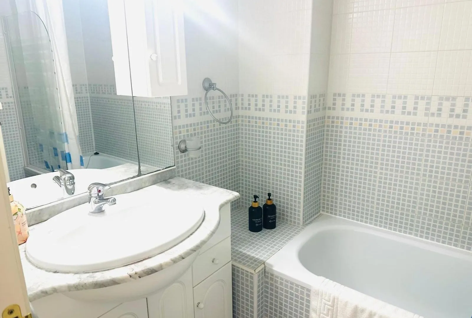 Lovely Apartment, Grancalahonda By Holidays2Rent Malaga Apartment