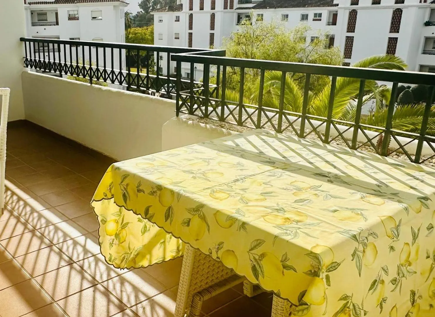 Lovely Apartment, Grancalahonda By Holidays2Rent Málaga Daire
